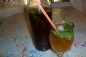Sirop de trandafiri cu menta