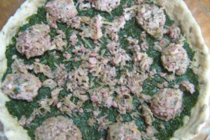 Tarta cu spanac si carne