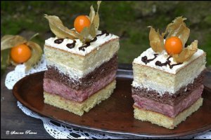 Prajitura cu crema de zmeura si vanilie
