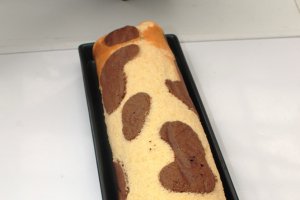 Rulada cu crema de cacao si nuca de cocos