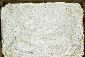 Prajitura cu nuci, cafea si crema de vanilie