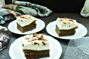 Prajitura cu nuci, cafea si crema de vanilie