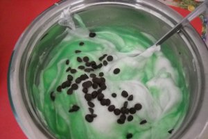 Inghetata de menta cu ciocolata