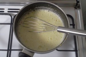 Tort cu Crema de Sampanie