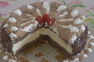 Tort cu Crema de Sampanie