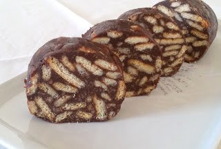 Salam de biscuiţi, reţetă cu ciocolata