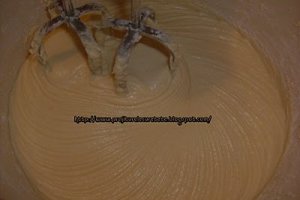 Tarta cu mere taiate sferturi