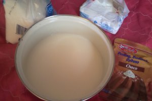 Budinca la pahar cu visine