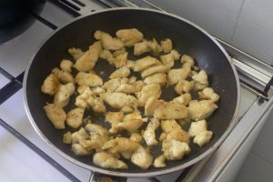 Paste la cuptor cu piept de pui si legume