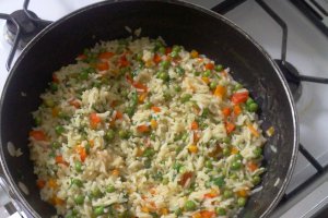 Pulpe dezosate si orez cu legume