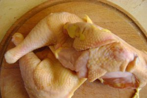 Pui (de tara) la tigaie