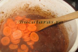 Gulas unguresc cu carne de vitel