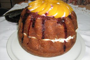 Savarina uriasa sau Baba au Rhum