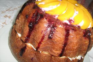 Savarina uriasa sau Baba au Rhum