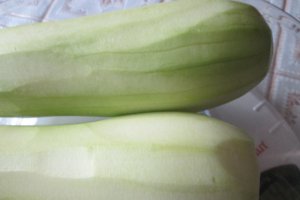 Budinca aperitiv cu dovlecei si branza