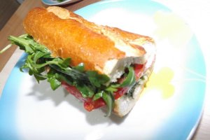 Bagheta cu rucola pt micul dejun