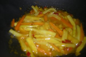 Spaghete cu legume si nuci