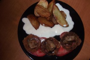 Friptura aromata cu cartofi noi si ceapa pane