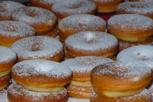 Gogosi ( doughnuts )