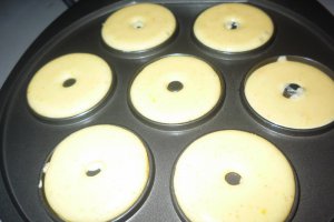 Gogosi ( doughnuts )
