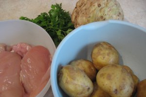 Salata de cartofi cu piept de pui si maioneza de telina