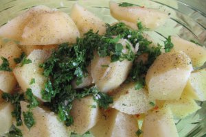 Salata de cartofi cu piept de pui si maioneza de telina