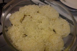 Cartofi gratinati