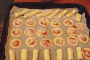 Pizzette din foietaj