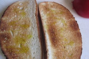 Bruschete cu șuncă și Camembert Milkana