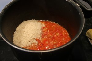 Chiftelute de cod cu pilaf de ardei(Pataniscas de bacalhau com arroz de pimentos)