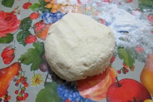 Reteta de preparare a papanasilor cu smantana şi dulceata de mure