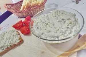 Salata de vinete cu ciuperci si ardei copti in vasul Zepter