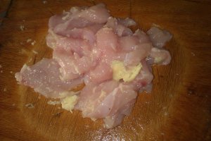 Piept de pui cu sos de sampanie