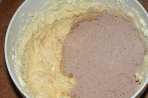 Triunghiuri cu mere si ciocolata