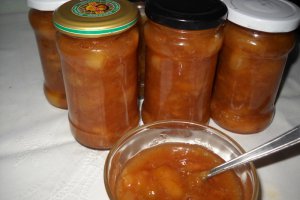 Dulceata de piersici albe