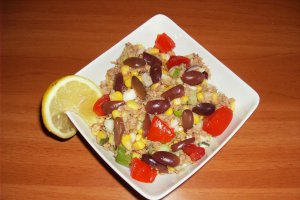 Salata de ton cu rosii