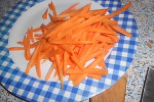 Porc picant cu ciuperci urechi de lemn si orez cu sofran