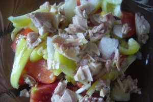 Salata de legume cu pui