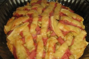 Tarta cu sunca si cascaval
