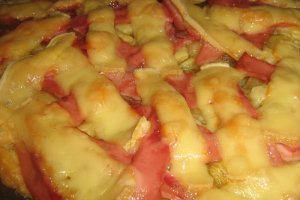 Tarta cu sunca si cascaval