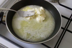 Tarta cu iaurt de fructe (fara coacere)