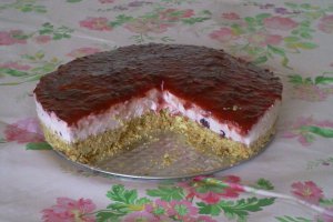 Tarta cu iaurt de fructe (fara coacere)