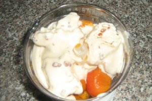Smoothie de caise cu inghetata de nuci