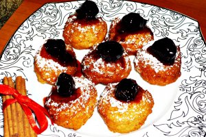 Gogosele rapide cu urda si dulceata de visine
