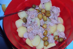 Salata de cartofi noi