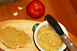 Salata de dovlecei cu usturoi