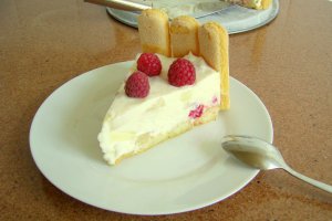 Tort diplomat cu zmeura si ananas
