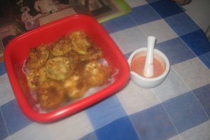 Dovlecei pane cu sos de usturoi a la Julie