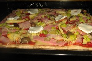 Pizza cu miez de lapte