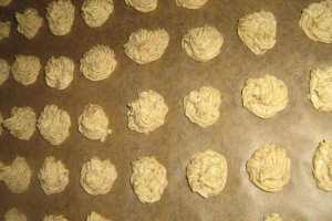 Fursecuri cu unt, nuca de cocos si fistic
